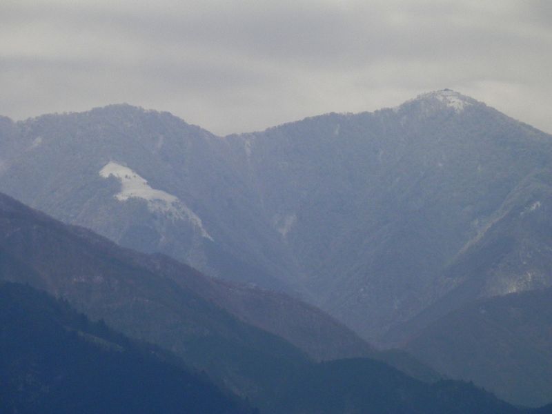 南山より、白馬尾根と蛭ヶ岳を望む