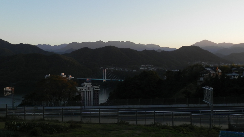 ずらり丹沢の山並み