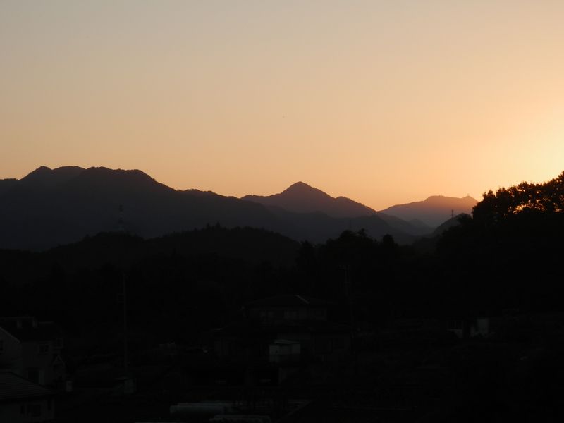 高柄山、倉岳山、本社ヶ丸だろうか