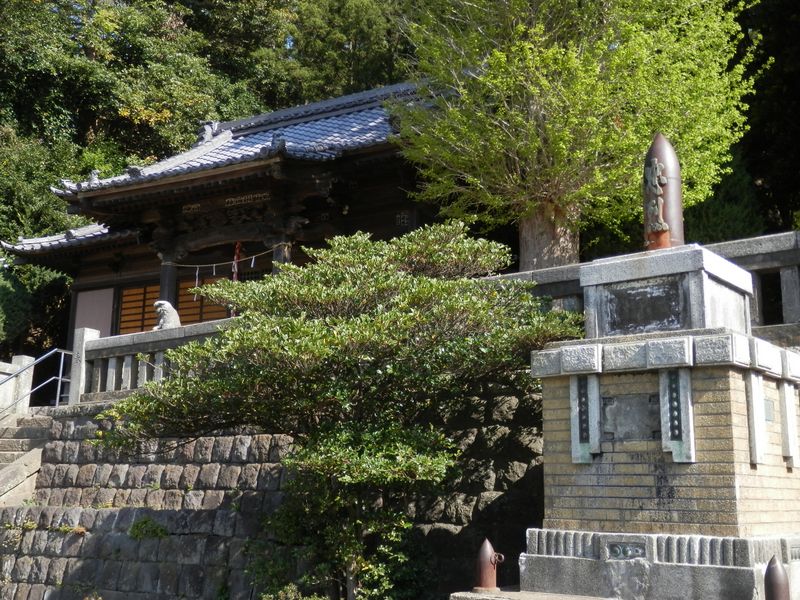 葉山町長柄の御霊神社