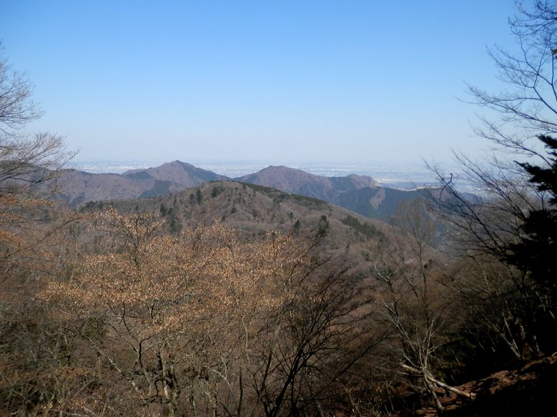 経ヶ岳、華厳山、高取山を望む