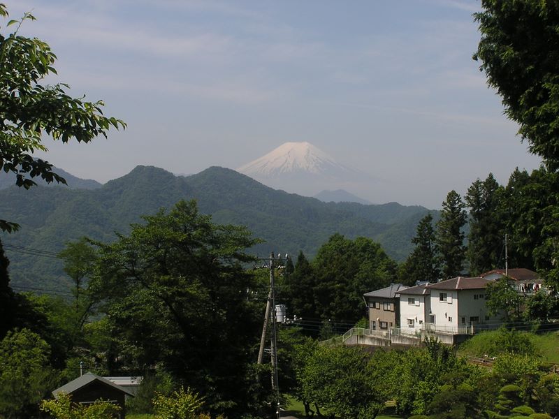 百蔵山・扇山 -- こんな素敵なところに住んでいる人もいます