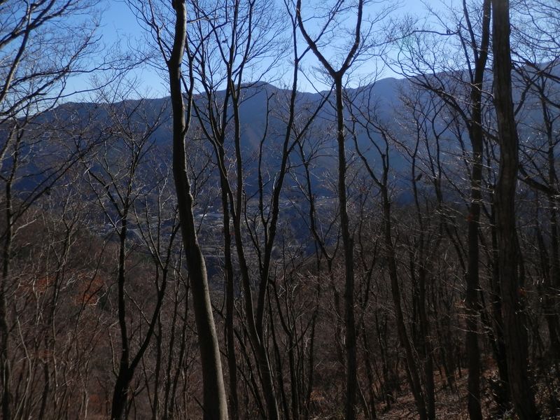 730m峰より、焼山と黍殻山を望む