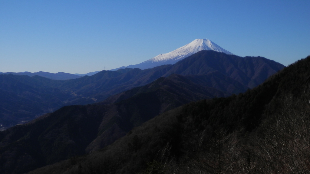 菜畑山から今倉山へ -- 突然の展望地