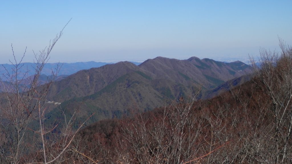 赤岩より望む、道志の山なみ