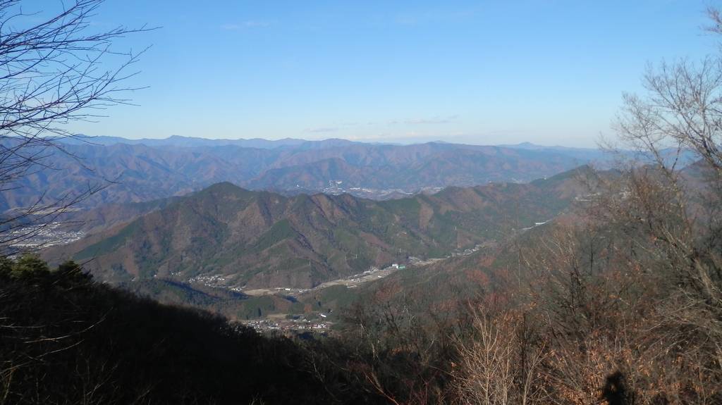 二十六夜山より、九鬼山、百蔵山、扇山、権現山稜、奥多摩