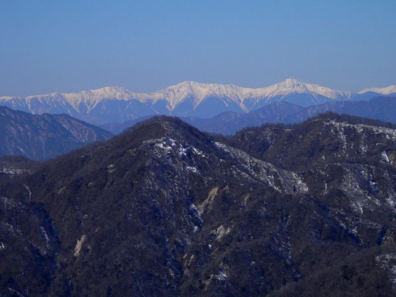 塔ノ岳より、白峰三山を望む