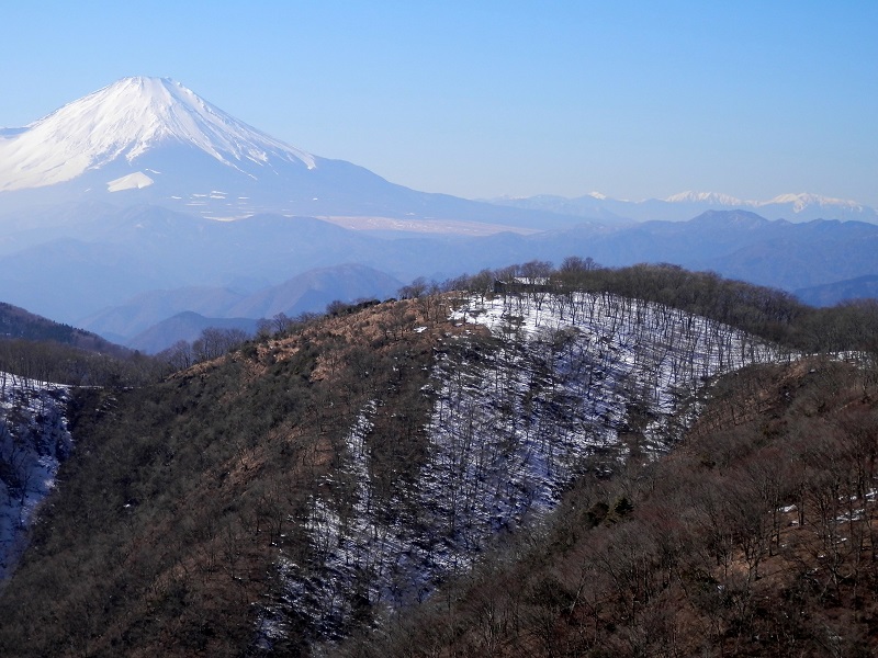 鍋割山荘ズームイン