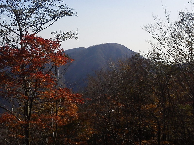長尾尾根より、二ノ塔と三ノ塔を望む