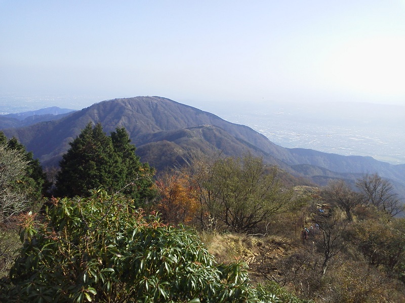 新大日より、三ノ塔を望む
