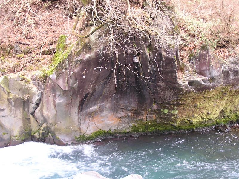 鳴虫山 -- ここに梵字が刻まれていると言う