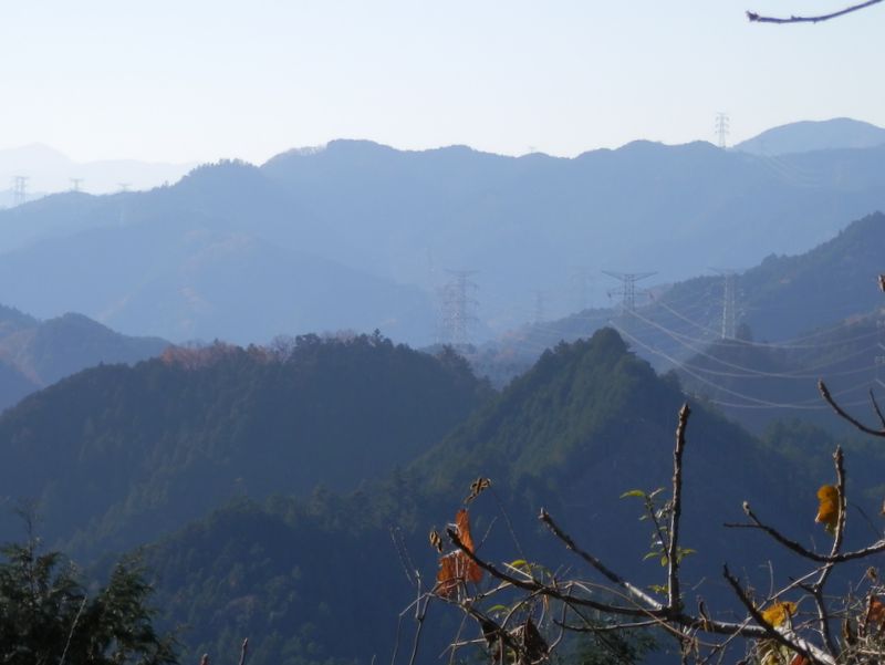 ノボリオイゾネ428m峰（右手前の三角山）