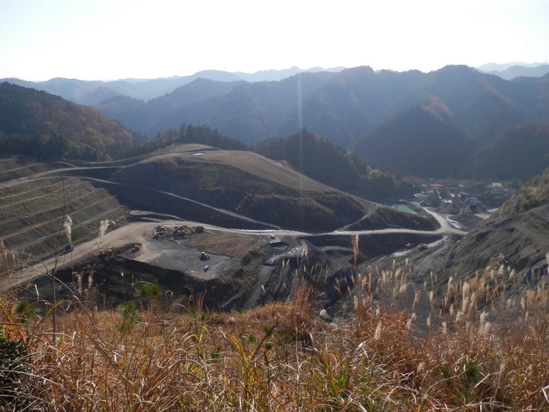 採石場の南方を望む