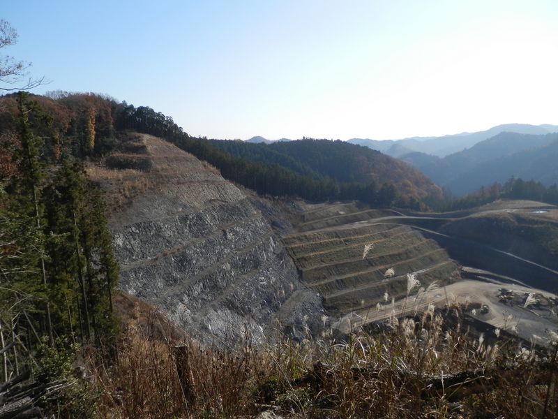 採石場の東方を望む