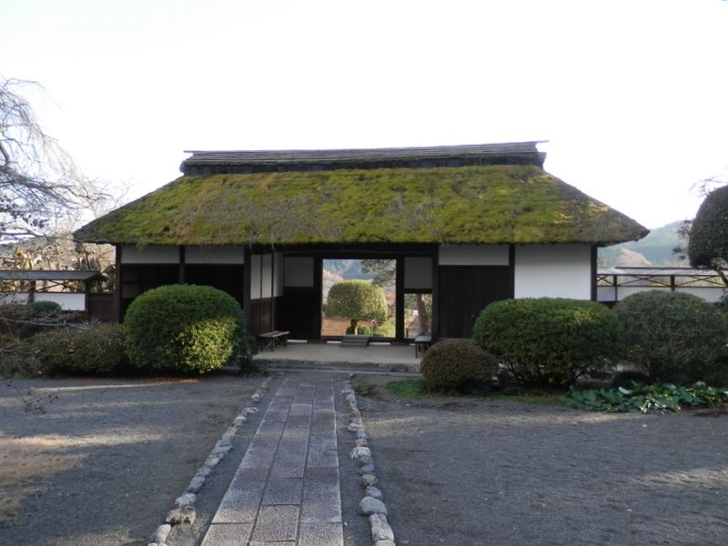 安楽寺の美しい門