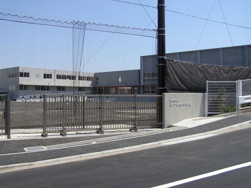 開校したばかりのあかね台中学校