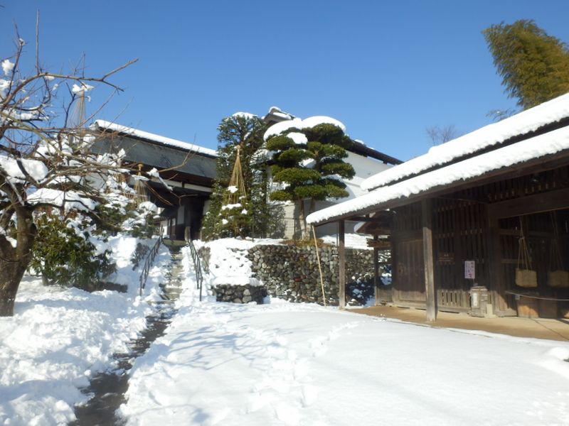 旧奥津邸の門と納屋