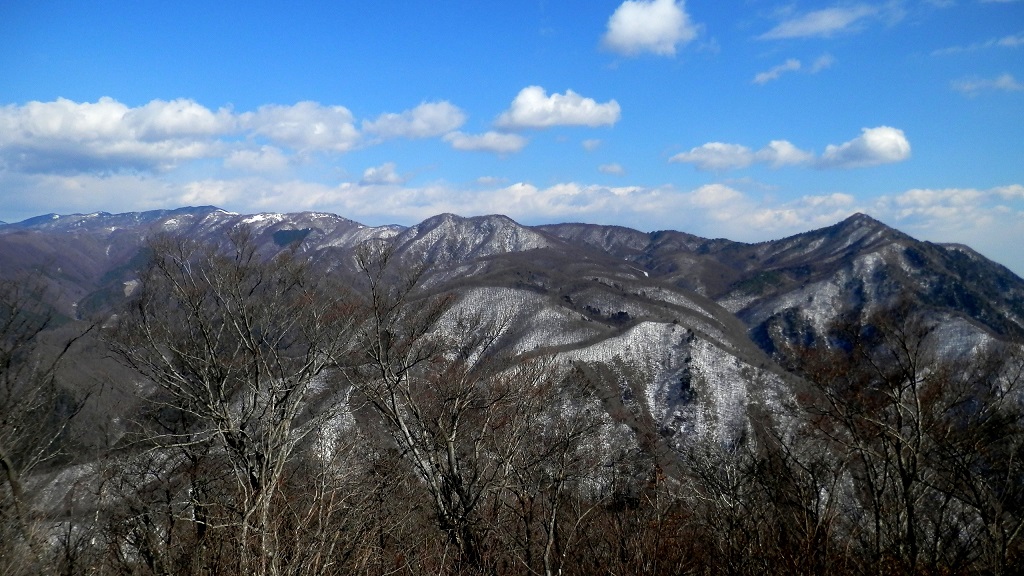 小金沢山から滝子山まで