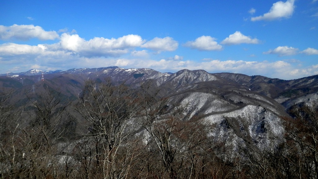 大菩薩嶺からコンドウ丸まで