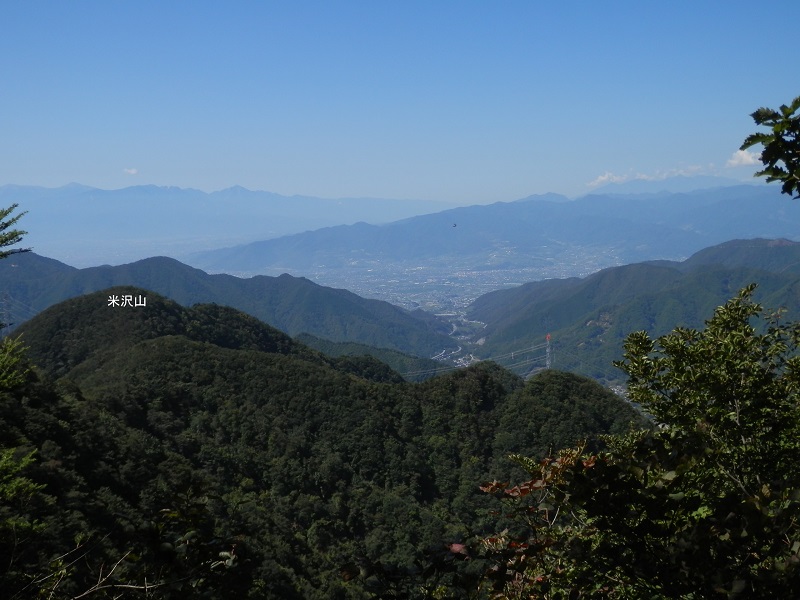 お坊山より望む、甲州市、山梨市方面