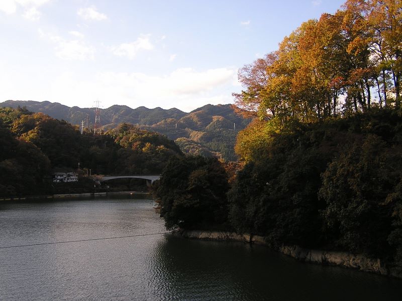 相模湖から城山・高尾山 -- 　相模湖大橋を渡る