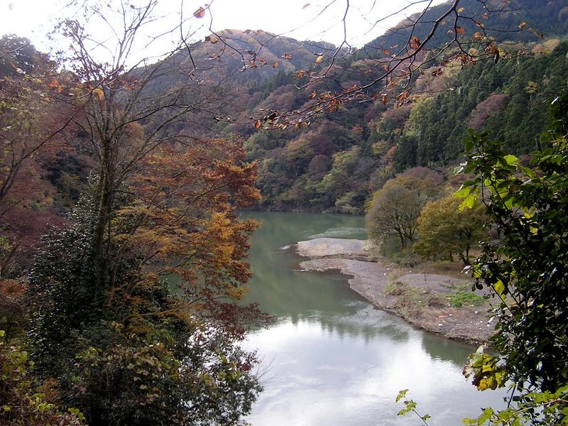 相模湖から城山・高尾山 -- 弁財天付近にて