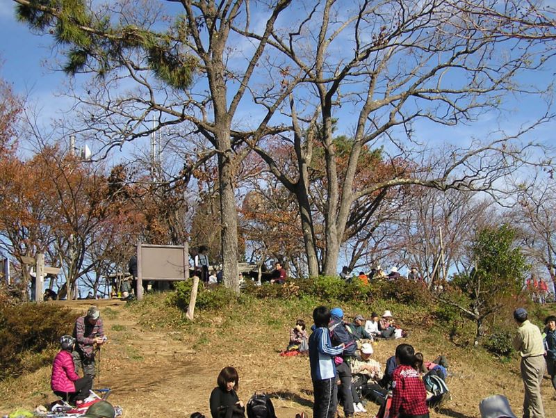 相模湖から城山・高尾山 -- 城山でリラックス