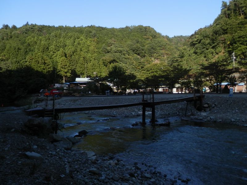 神ノ川キャンプ場に下り立つ