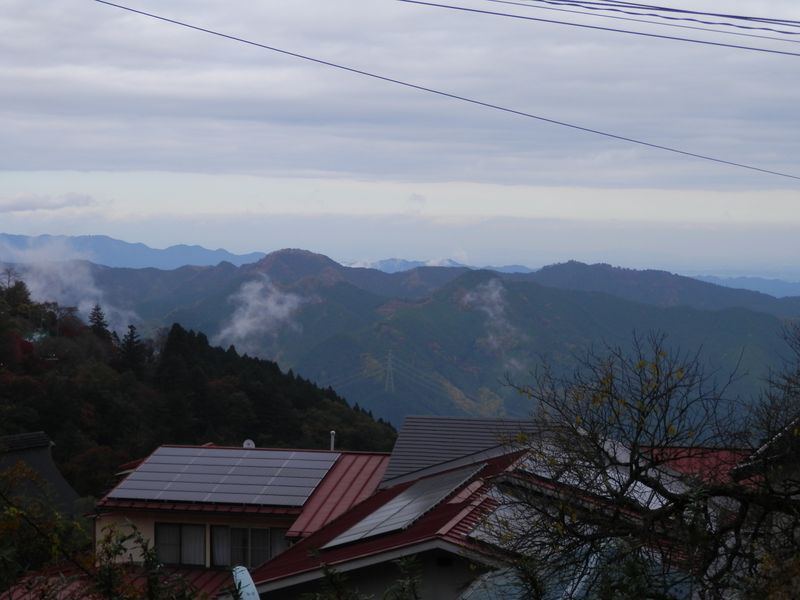 御岳山より、高水三山を望む