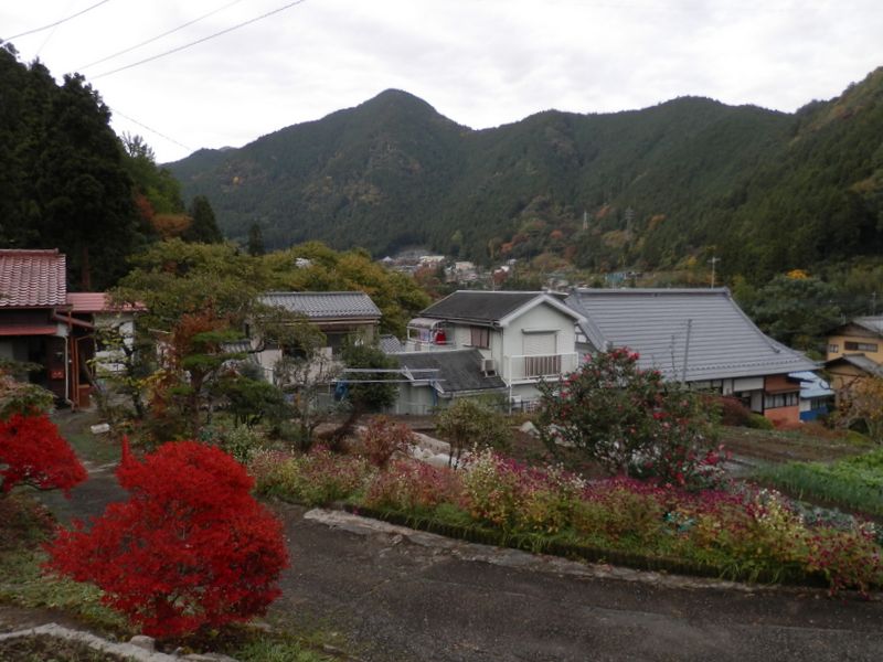 あれに見えるはズマド山かな