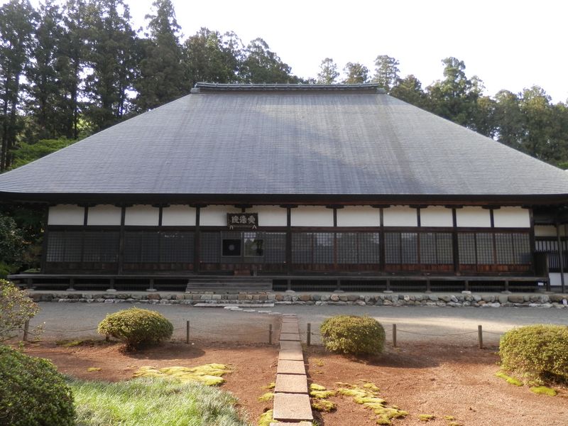 安楽寺本堂（愛染院）