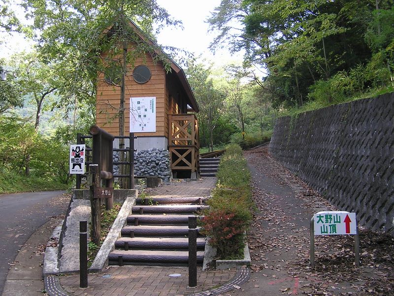 きれいなトイレ、更衣室もある