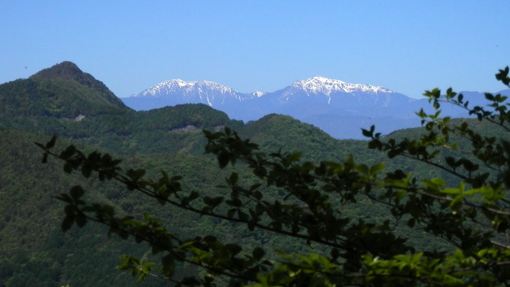 赤石岳と荒川三山を望む