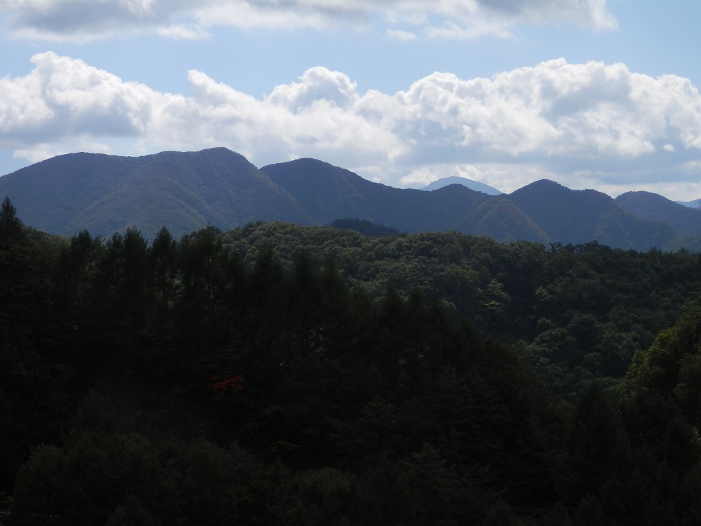お坊山から笹子雁ヶ腹摺山まで