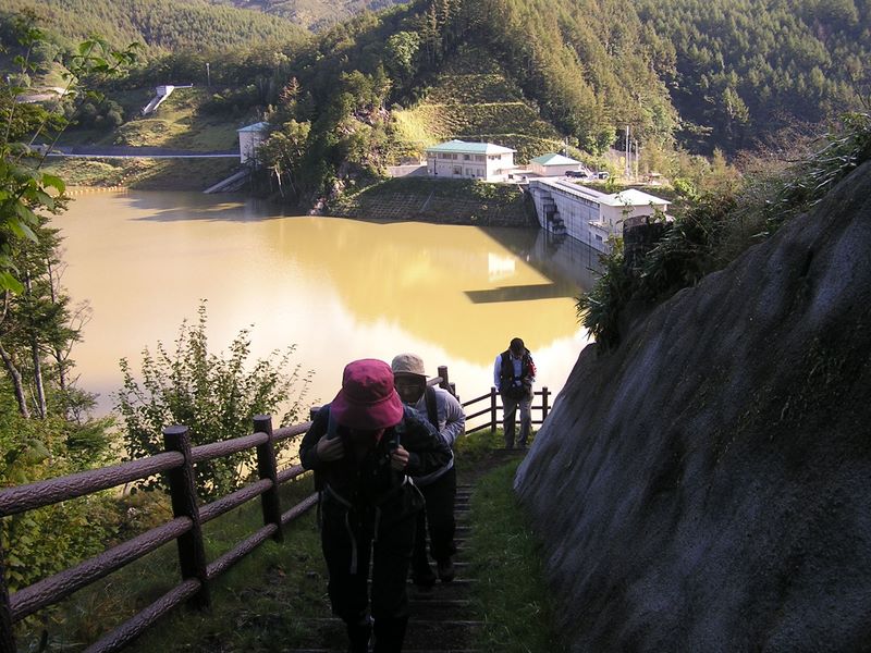 乙女高原 -- 展望台まで230mを登る