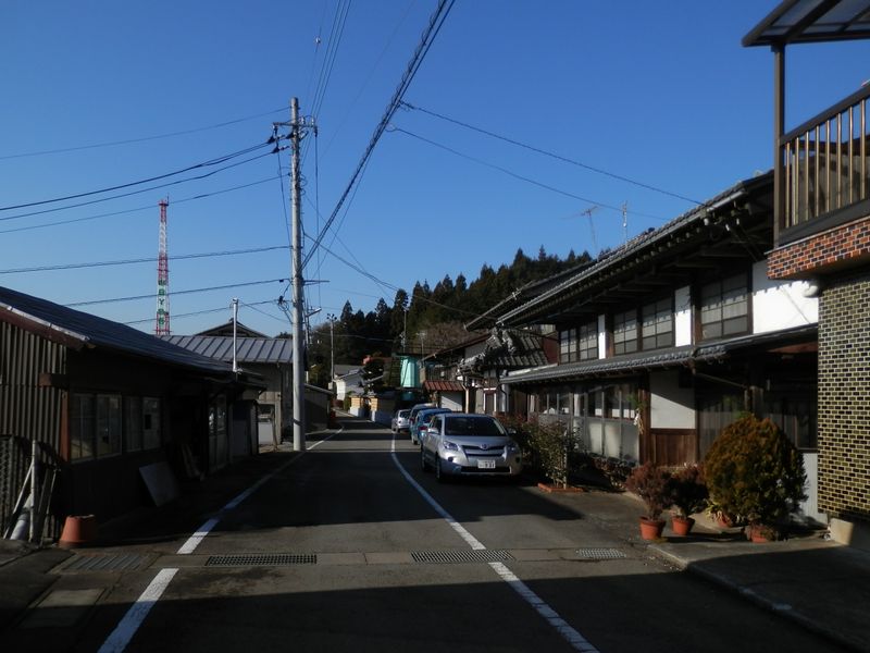 振り返ると、YBS山梨放送テレビ塔