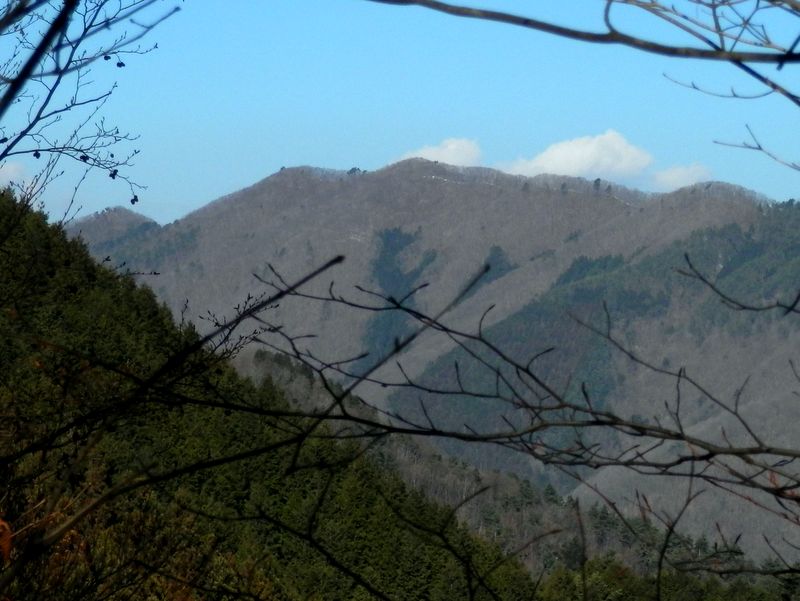 扇山 -- 辛うじて麻生山にズームイン