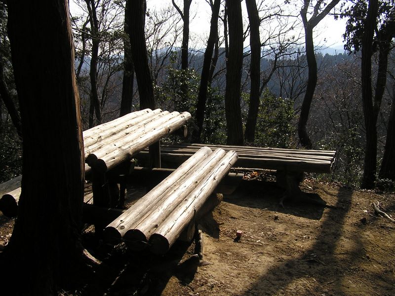 青梅丘陵 -- 防災ポイントNo.９の休憩所