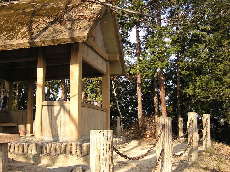 青梅丘陵 -- 矢倉台のあずまや