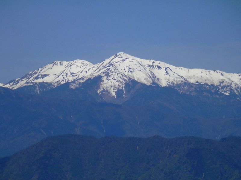 竜ヶ岳より、悪沢岳を望む