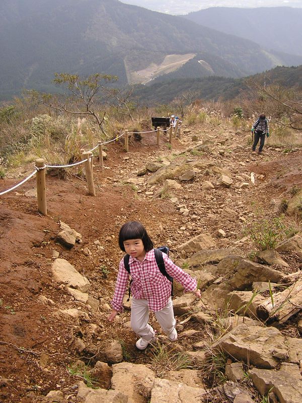 丹沢 -- まず二ノ塔に向かって登ります