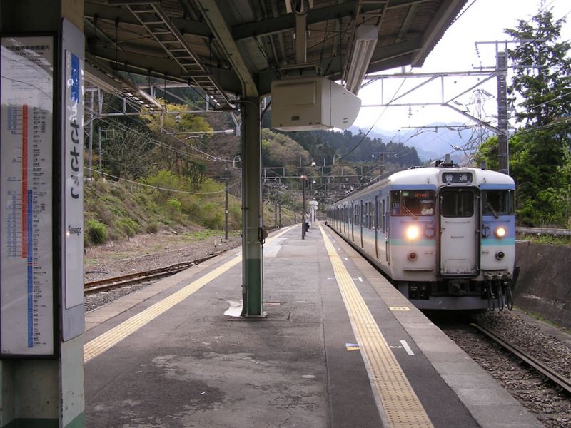 笹子雁ケ腹摺山 -- 立川行き上り電車で家路に