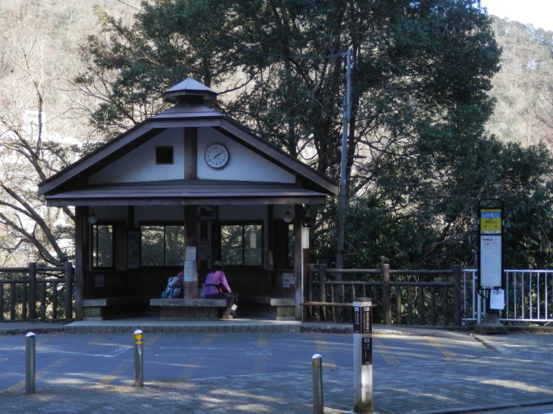 払沢の滝入口バス停