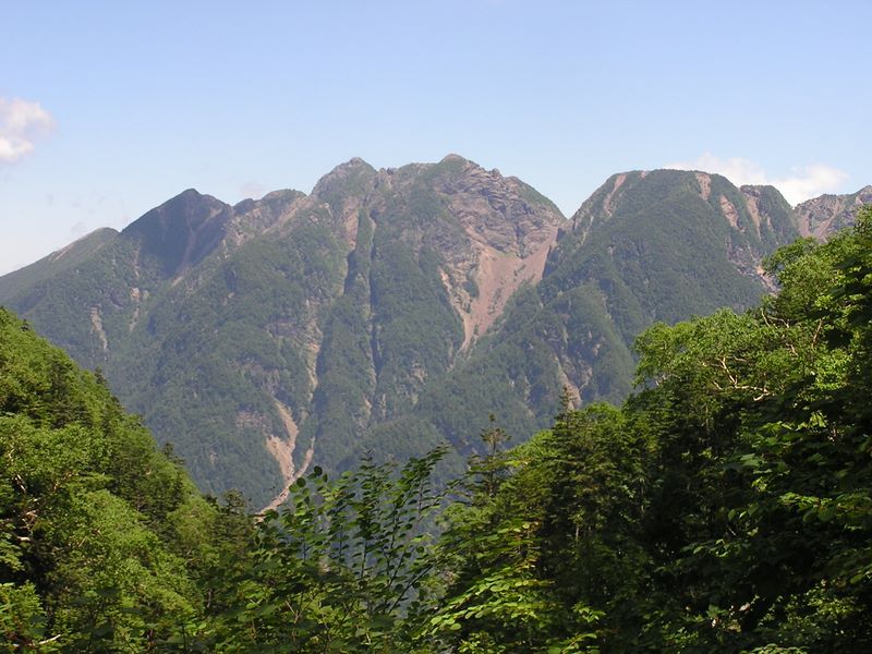 仙丈ヶ岳 -- 鋸岳を望む