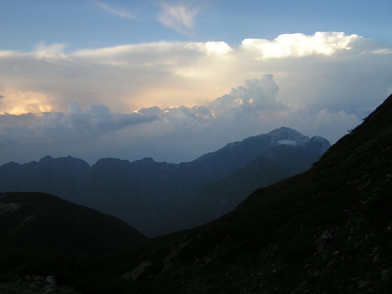 仙丈ヶ岳 -- 山の峰と雲の峰、素晴らしい一日でした