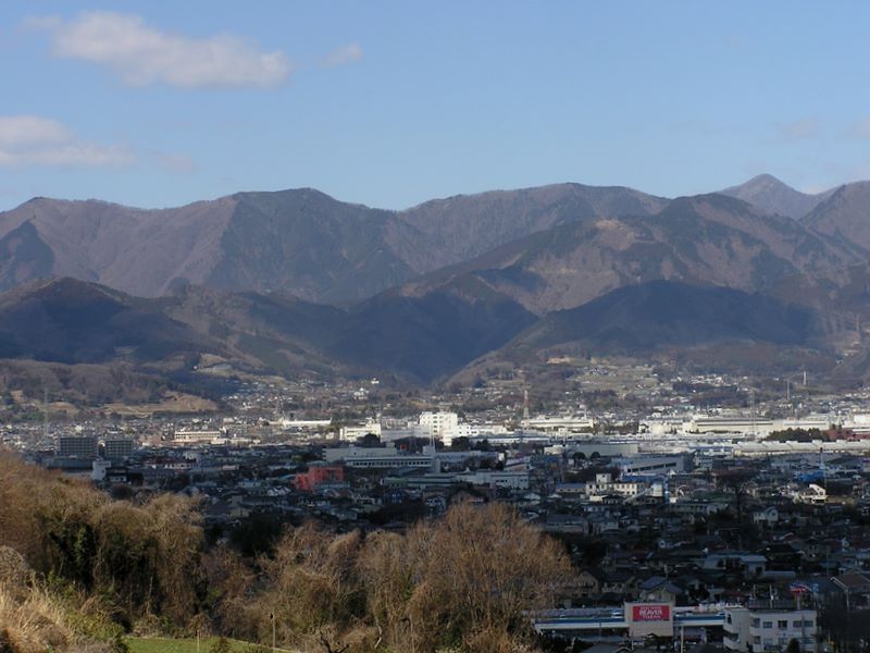 （右から）同角ノ頭、雨山、檜岳、伊勢沢ノ頭（ズームで望む）