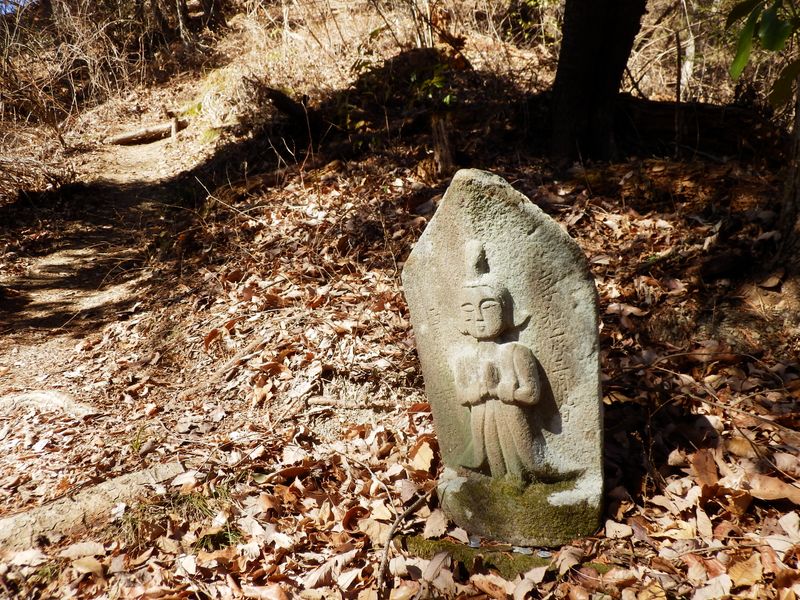 能岳峠にあった、馬頭観音像
