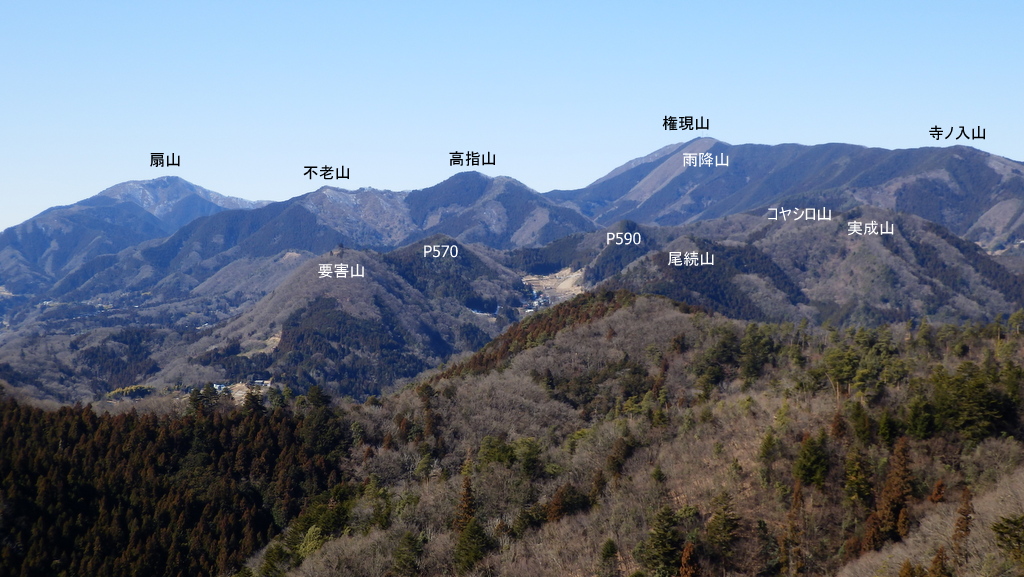 八重山展望台より望む、扇山、権現山、要害山ほか