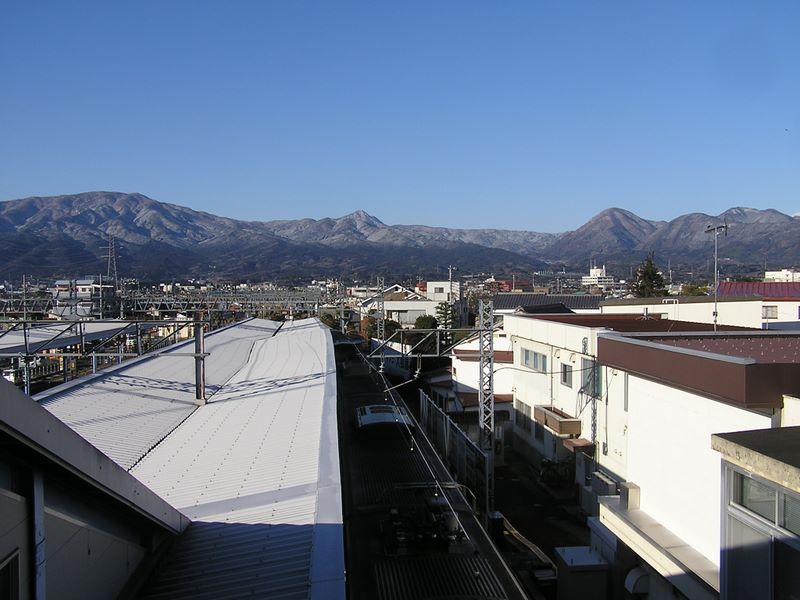 新松田駅の跨線橋より、小田原方向を望む
