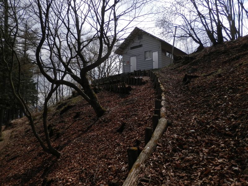 一杯水避難小屋